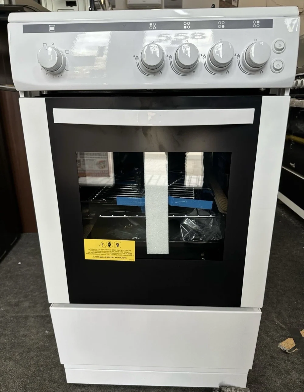 Essentials 50 cm Full Gas Cooker WIth Integrated Grill In White - CFSGWH18- EB25 - Image 2