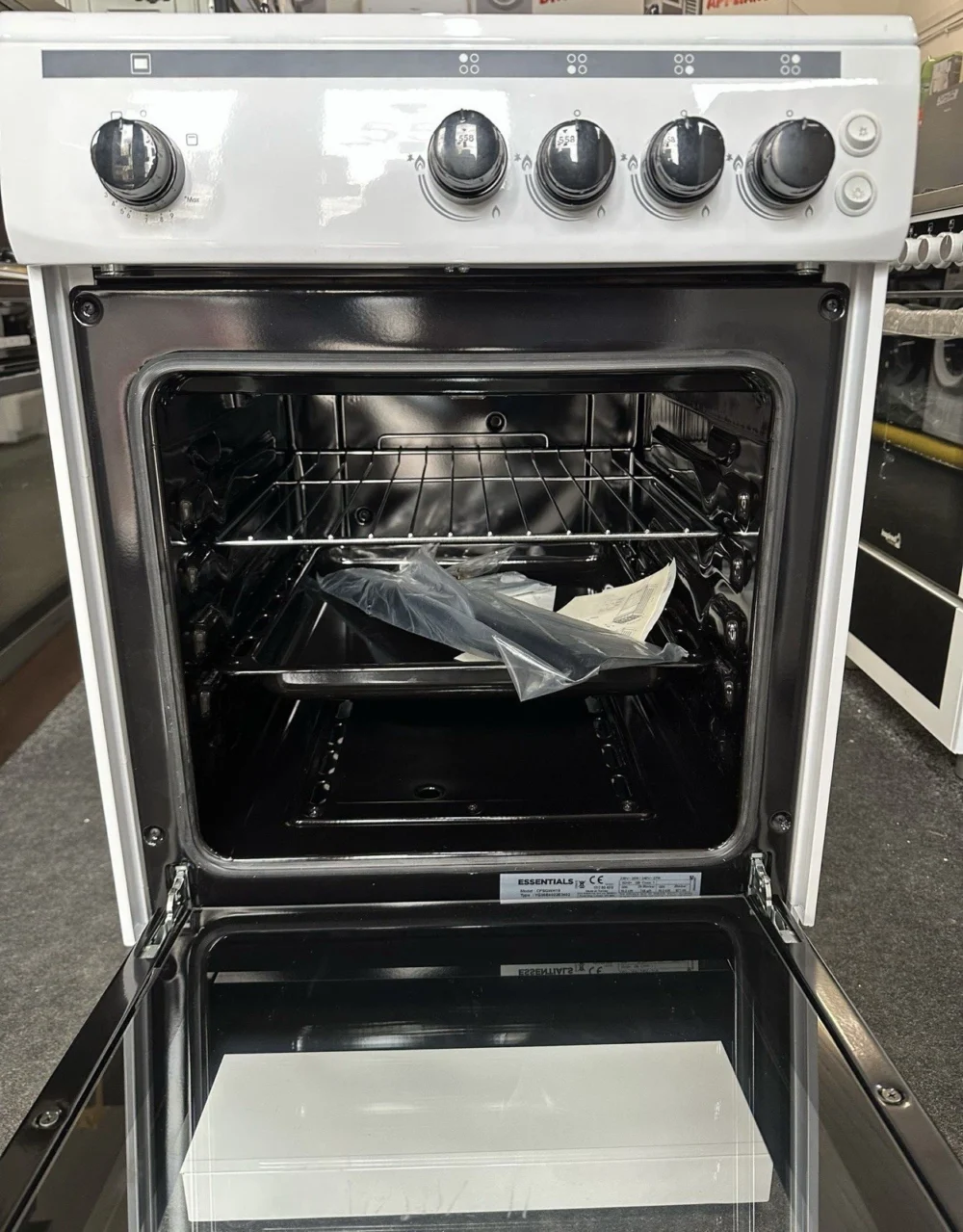 Essentials 50 cm Full Gas Cooker WIth Integrated Grill In White - CFSGWH18- EB24 - Image 11