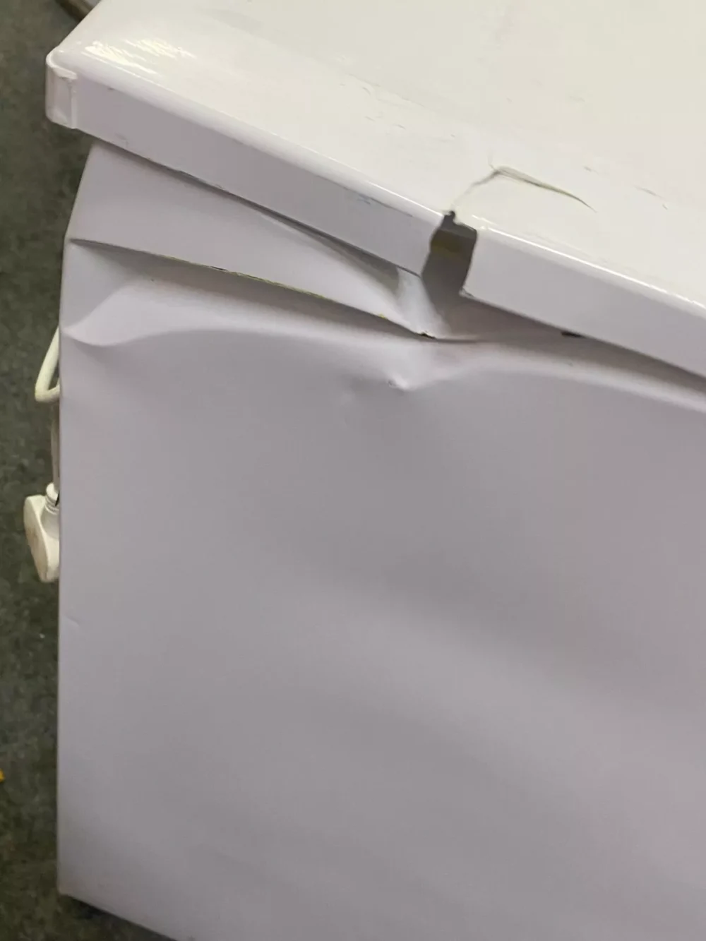 Smeg Fridge FS08FW White Freestanding Under Counter - Image 2