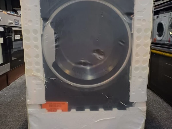 HOTPOINT M11 82BSK UK 8kg black heat-pump tumble dryer with Crease Care