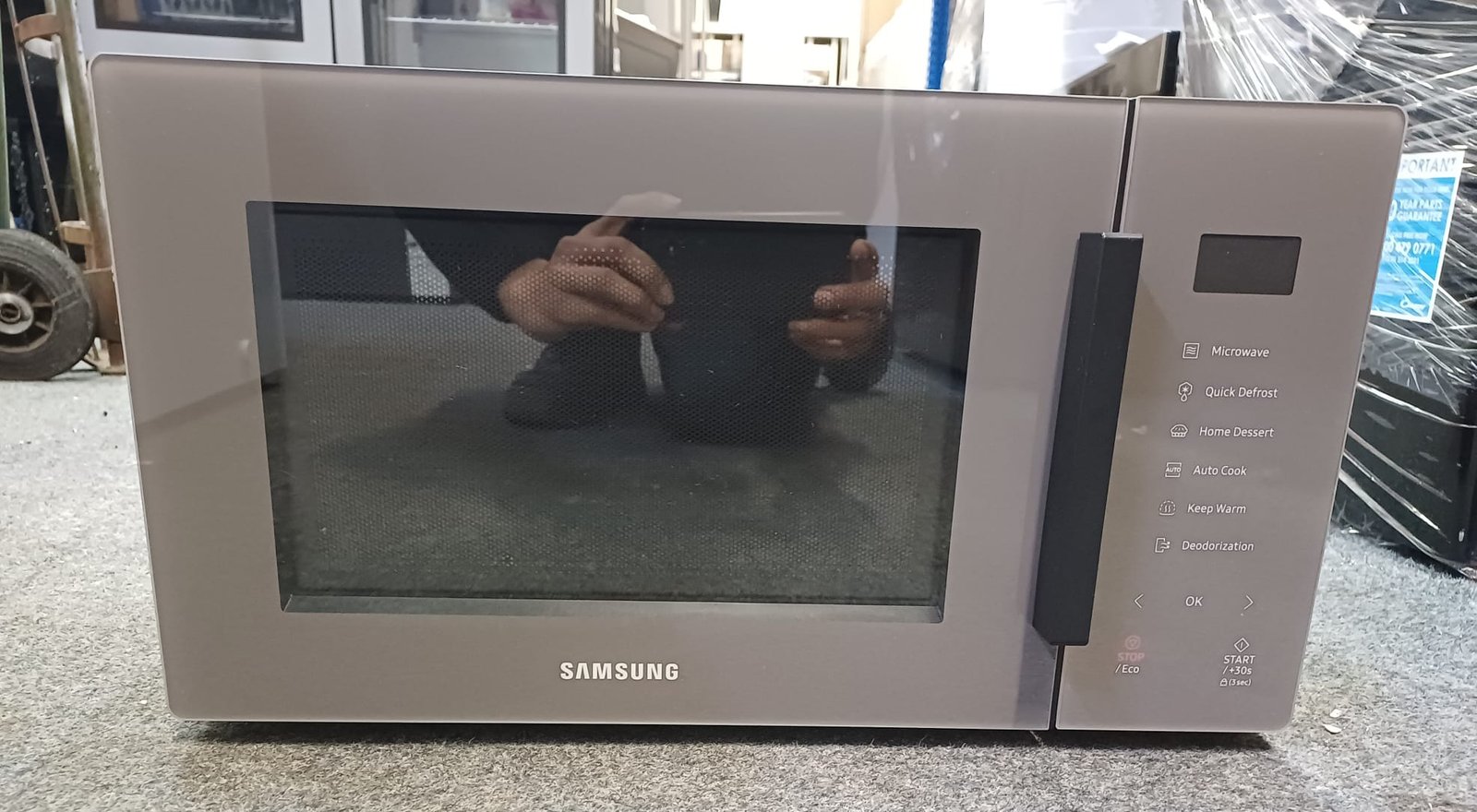WhatsApp Image 2026-01-12 at 10.38.58 PM (3) SAMSUNG MS23T5018AC/EU Solo Microwave – Charcoal - Image 1