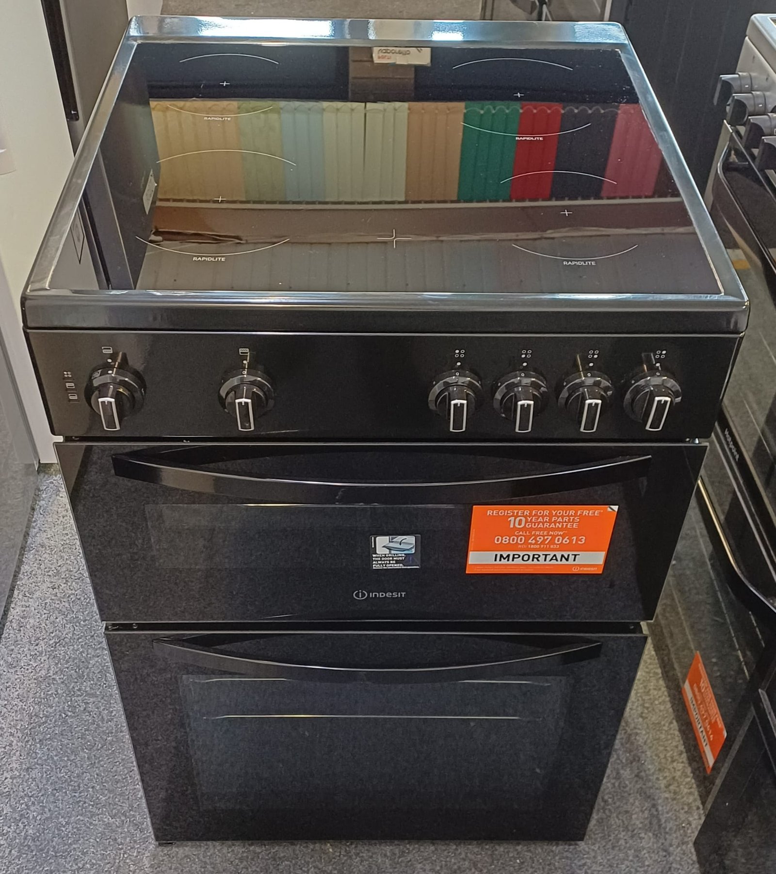 WhatsApp Image 2026-05-19 at 11.00.24 PM (3) Indesit ITE6VMB Electric Cooker - Image 1